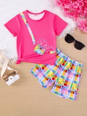 2pcs Girls' Cute Cartoon Camera Printed Top And Colorful Plaid Shorts Summer Outfits 2pcs Girls' Cute Cartoon Camera Printed Top And Colorful Plaid Shorts Summer Outfits