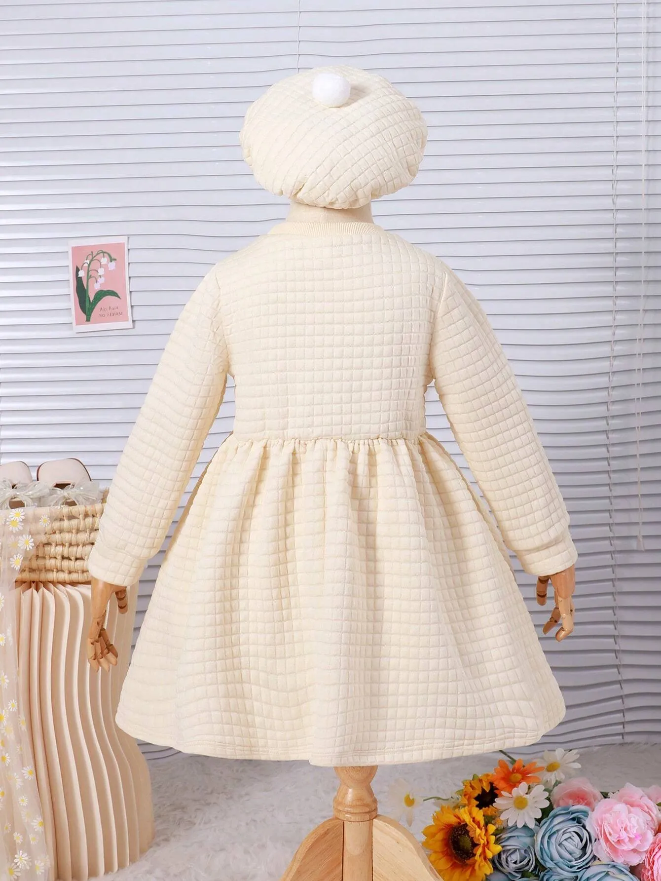 2pcs Girls Plaid Textured Crew Neck Long Sleeve Dress With Floral Decor   Hat, Casual & Cute Set