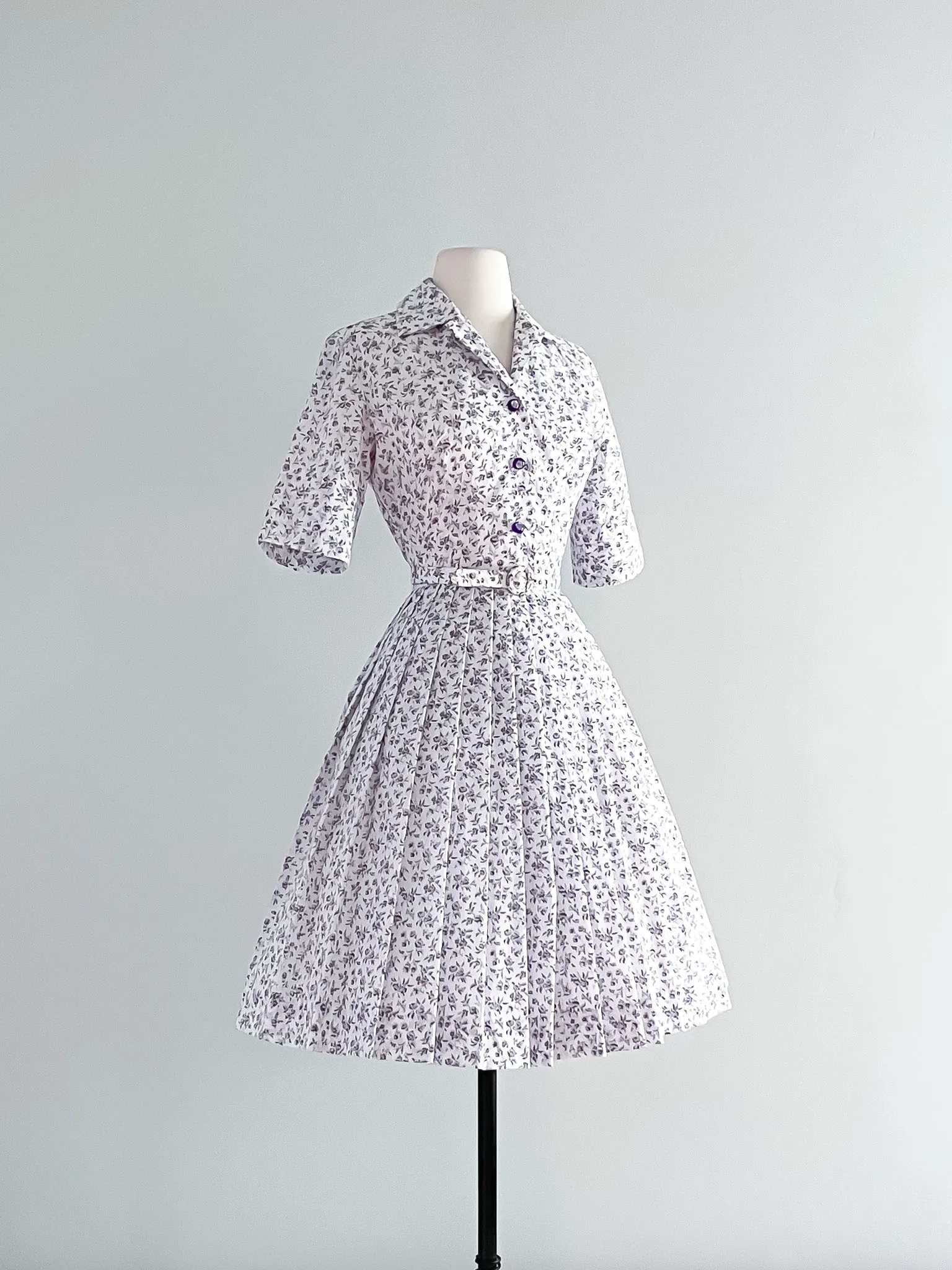Adorable Early 1960's Violet Rose Printed Shirt Dress  / Sz S