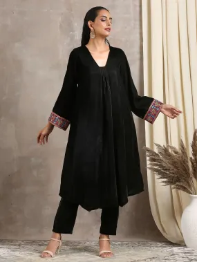 Black Velvet Embroidered Lace Kurta Black Velvet Embroidered Lace Kurta