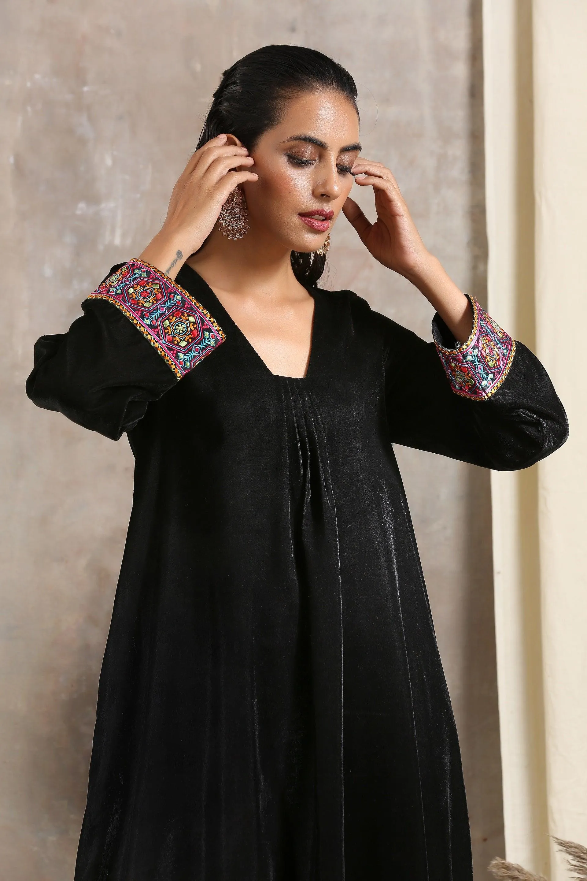Black Velvet Embroidered Lace Kurta