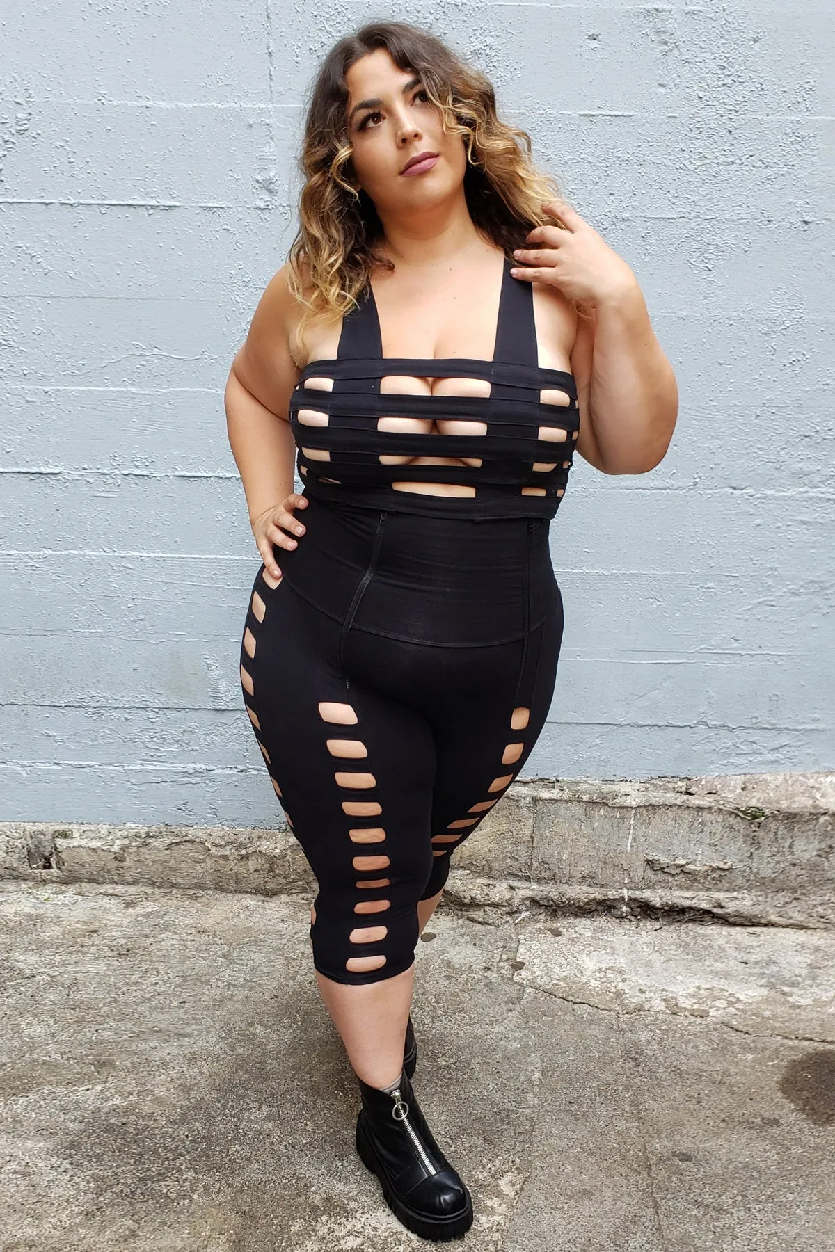 Five and Diamond Cage Capri